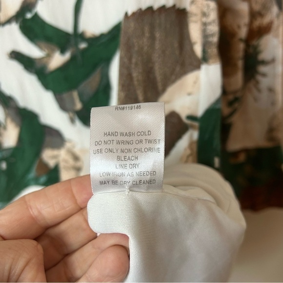 JODIFL Artsy Floral Print Keyhole Tunic Size L - Picture 7 of 8